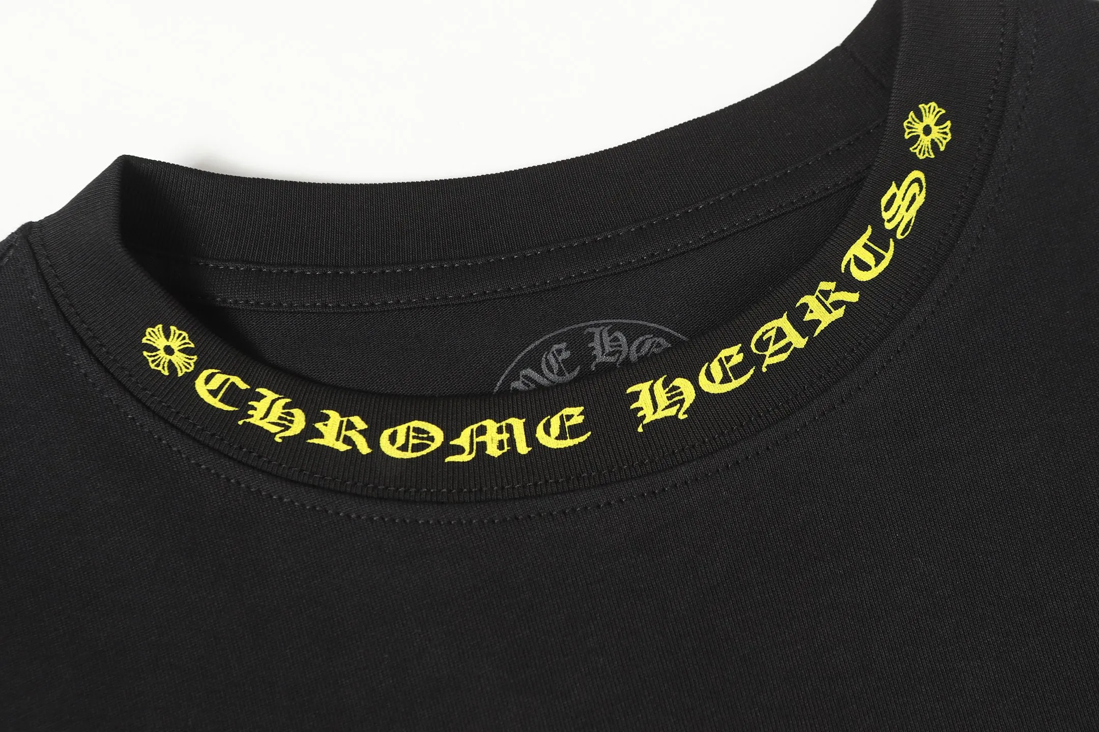 P160 Cross-border model, please do not place an order if you pursue perfection -Chrome Hearts/Chrome Hearts 23ss Sanskrit printed popular long-sleeved T-shirt -High weight, high density and high quality. The wool is soft, delicate and skin-friendly. It feels soft and silky. It has excellent warmth and skin-friendly properties. -Customized weaving and dyeing, no color difference. No matter the fabric or workmanship details, it beats the ordinary version on the market. -Colour: black -Size: S M L XL